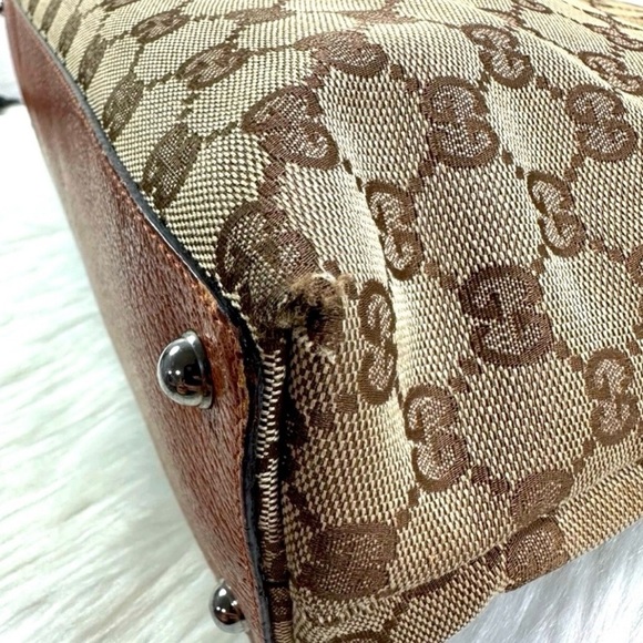 ๐Gucci Monogram Shoulder Bagโ Excellent Pre-Lovedโจ๐ - Picture 15 of 17